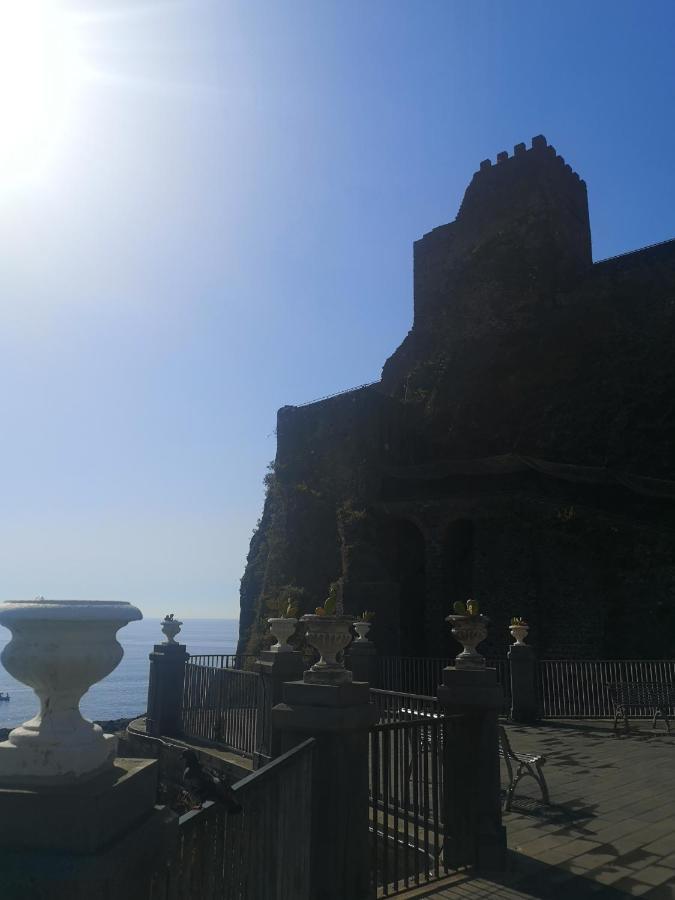 Locanda Popolare Aci Castello Bagian luar foto