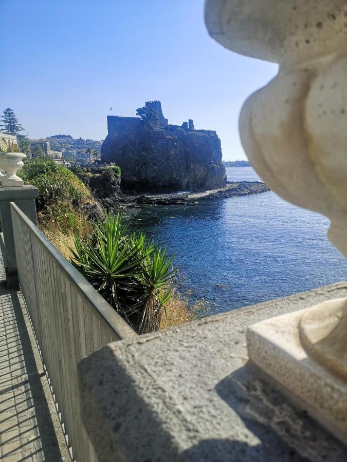 Locanda Popolare Aci Castello Bagian luar foto