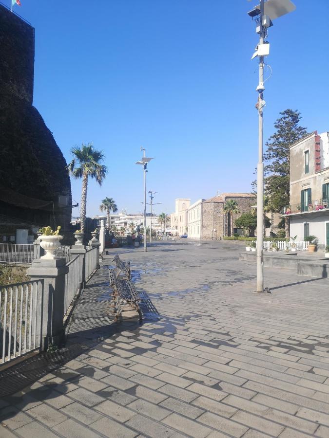 Locanda Popolare Aci Castello Bagian luar foto